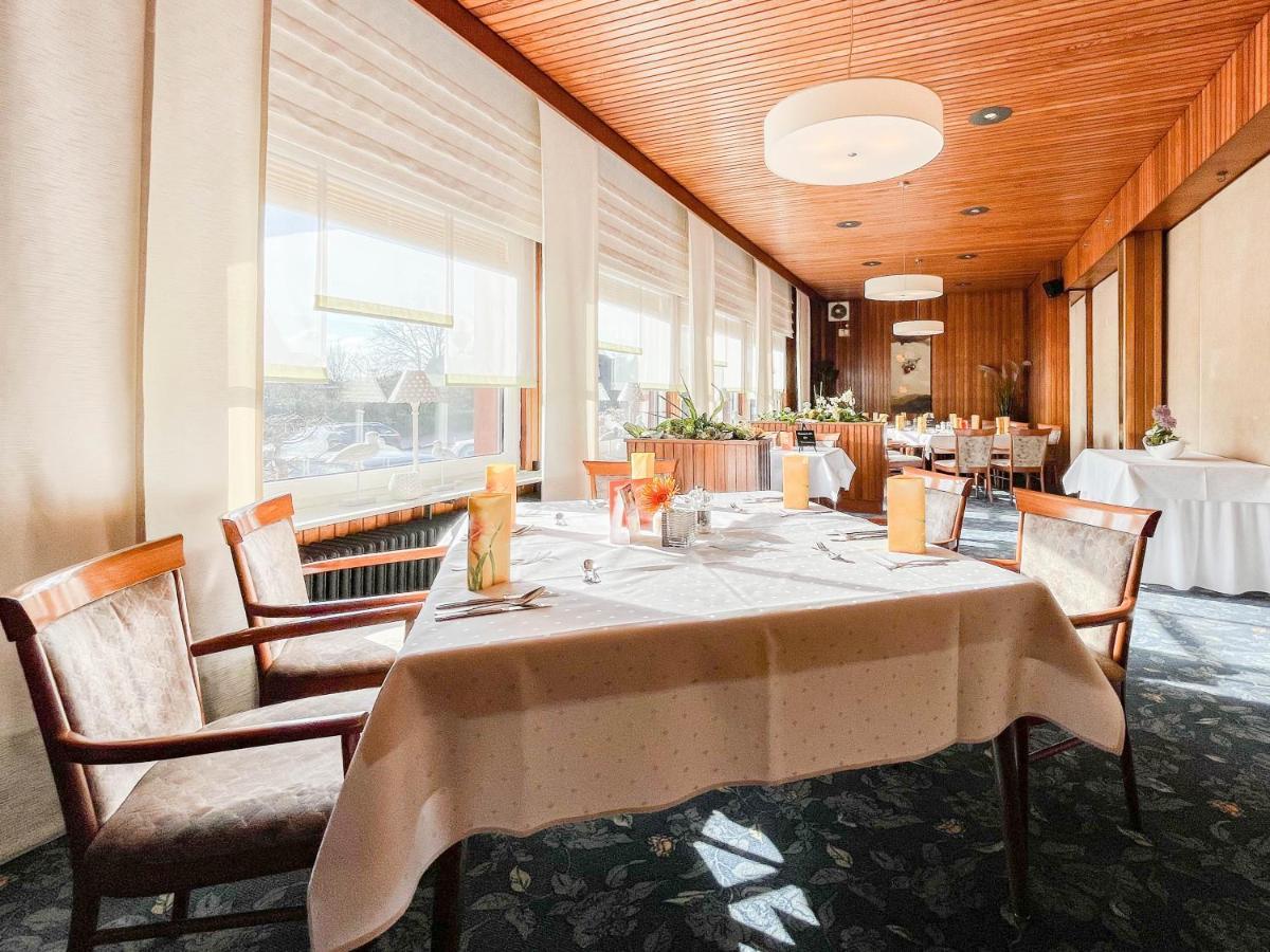 Hotel-Restaurant Vier Linden Stade Buitenkant foto