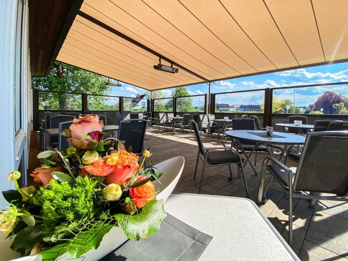 Hotel-Restaurant Vier Linden Stade Buitenkant foto