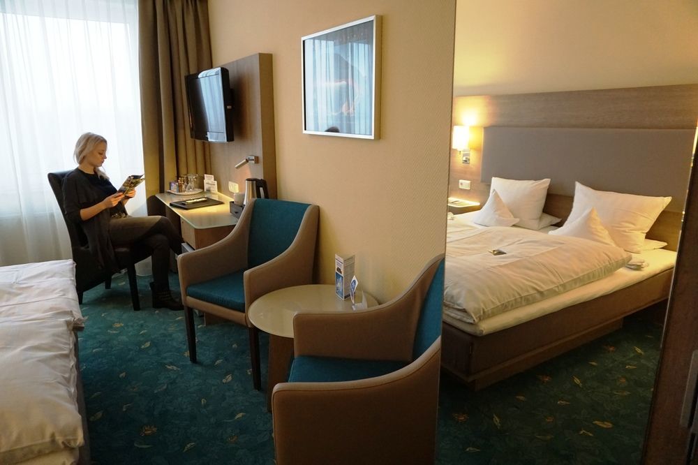 Hotel-Restaurant Vier Linden Stade Buitenkant foto