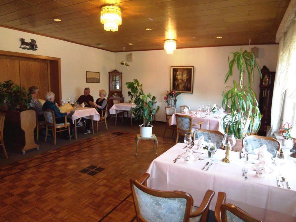 Hotel-Restaurant Vier Linden Stade Buitenkant foto