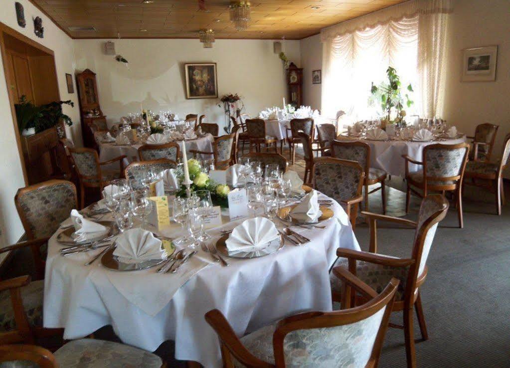 Hotel-Restaurant Vier Linden Stade Buitenkant foto