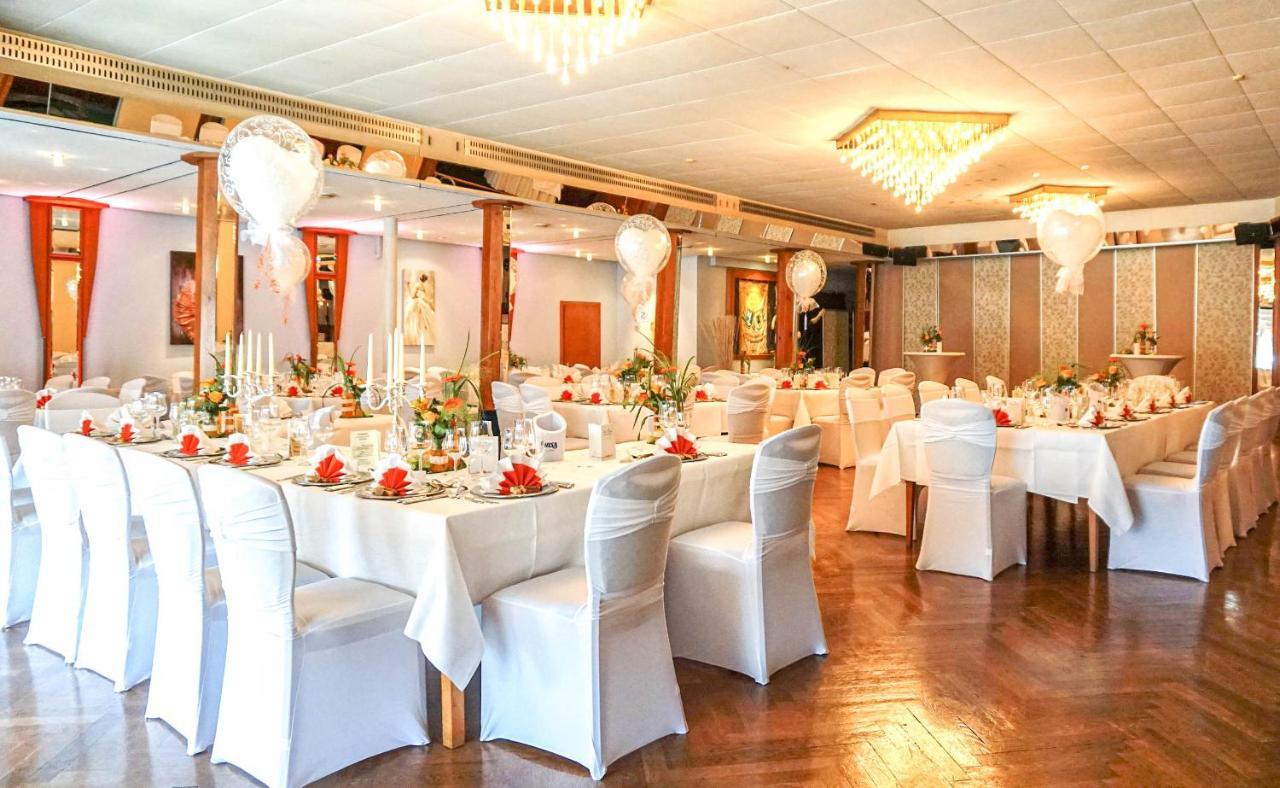 Hotel-Restaurant Vier Linden Stade Buitenkant foto